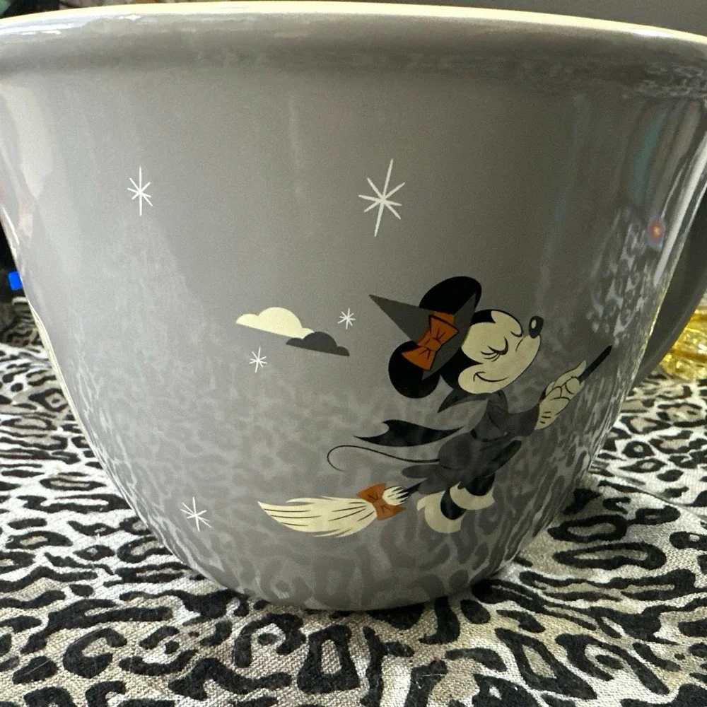 Mickey Minnie Mouse Halloween Mixing Bowl Batter Bowl Trick or Treat! Disney!
